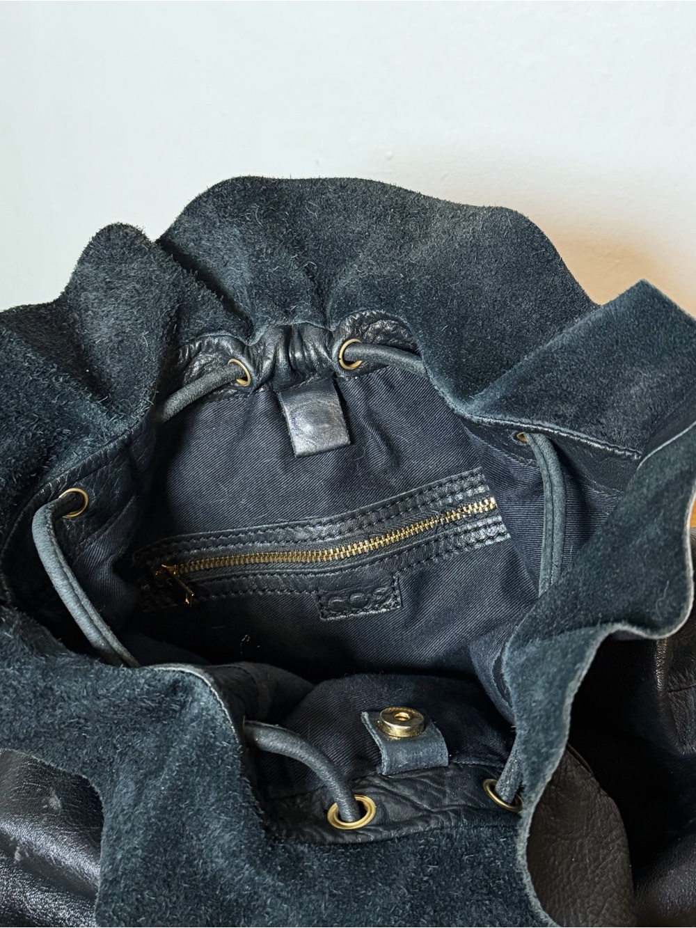 COS Raw-Cut Drawstring Leather Backpack - Picture 5 of 5